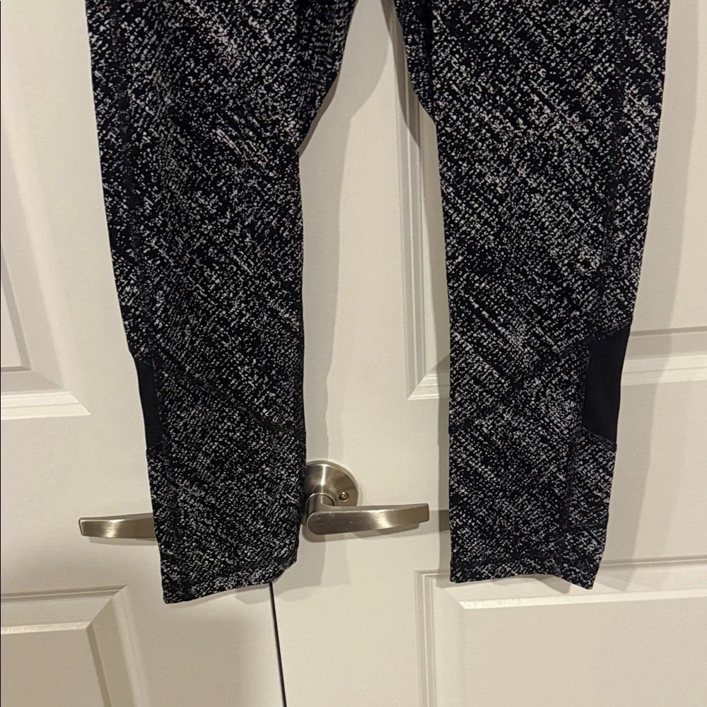 Lightly worn Lululemon Black and Gray Leggings size 8